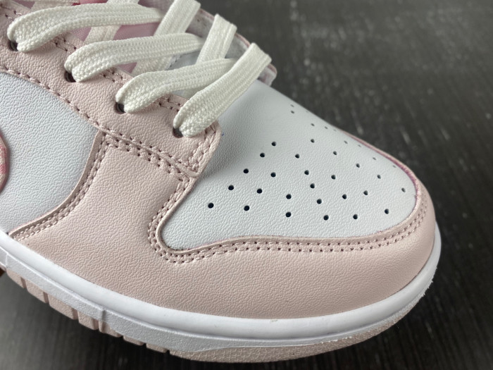 nike dunk low "pink paisley" fd1449-100