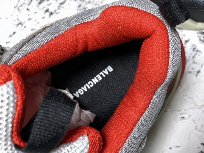 blcg triple s trainer  grey red 536737 w09oh 6151