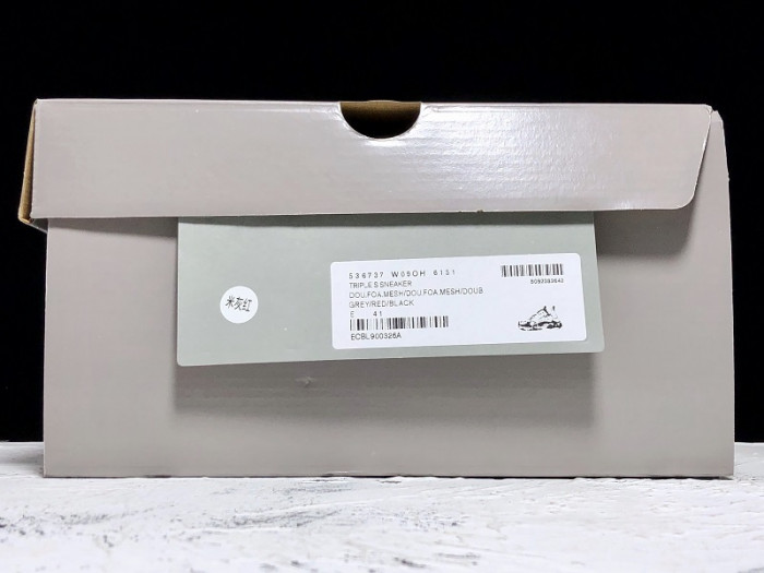 blcg triple s trainer  grey red 536737 w09oh 6151