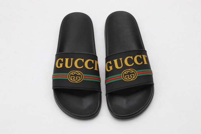 G*u*i slippers