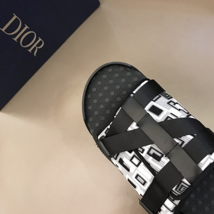 d10r sandals