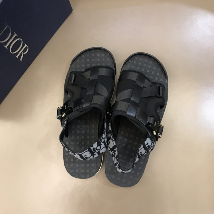 d10r sandals