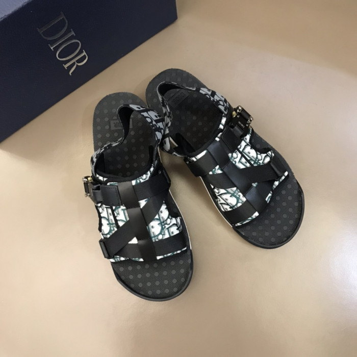d10r sandals
