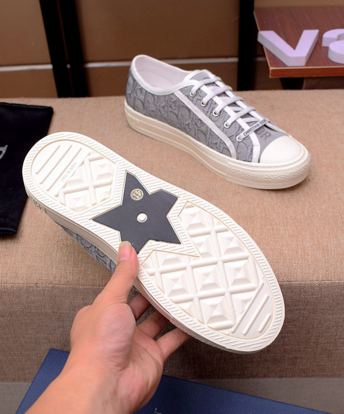 d10r b23 oblique low top sneaker