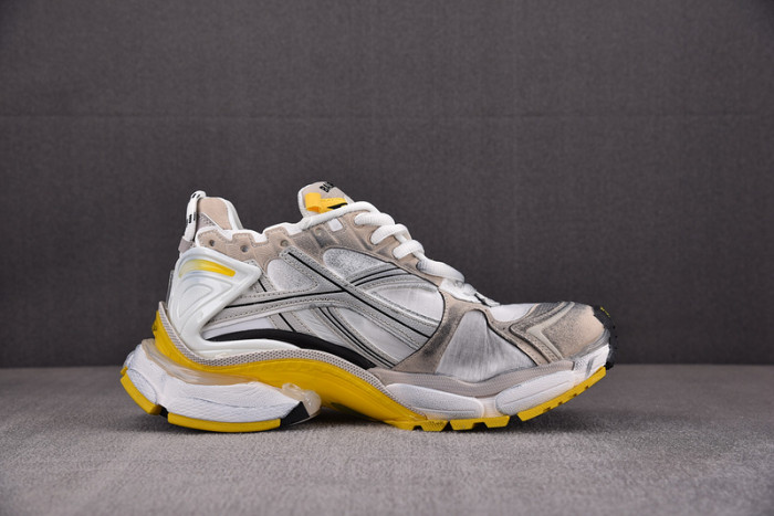 Ba*len*cia*ga -runner