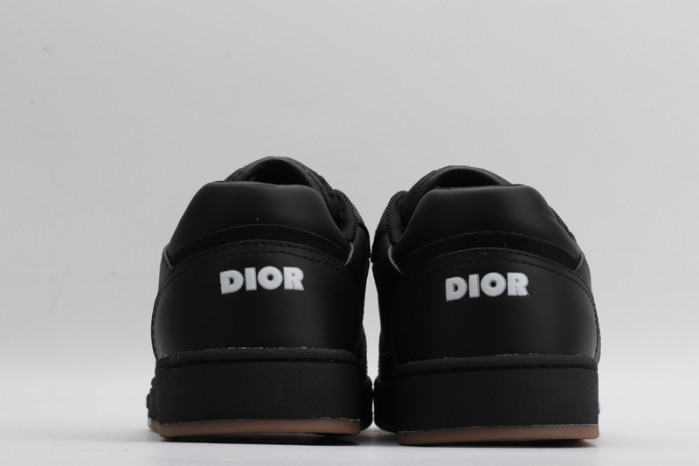 d10r b27 sneaker