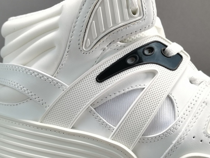 G*u*i basket sneaker