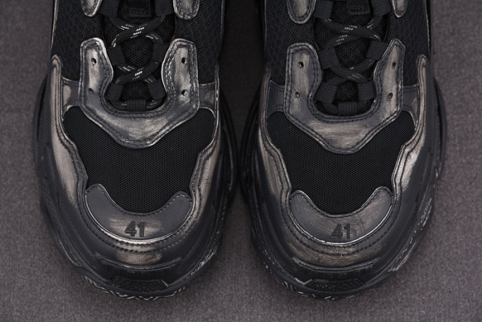 blcg sneaker triple.s.