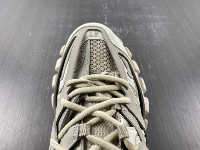 Ba*len*cia*ga track 3.0