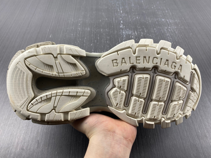 Ba*len*cia*ga track 3.0