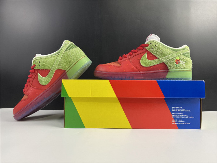 nike sb dunk low"strawberry cough" cw7093-601