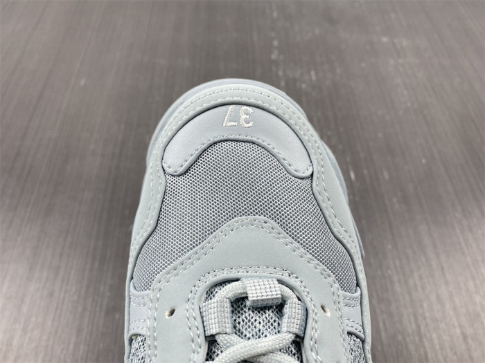 blcg sneaker triple.s. 524039 w2fw1 4700