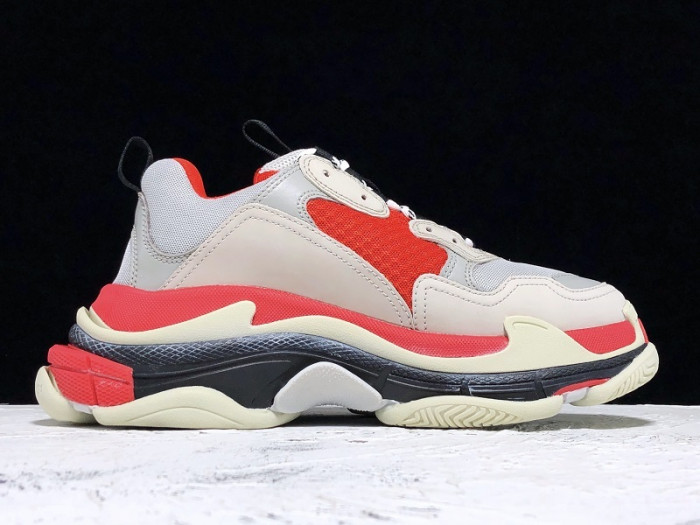 blcg triple s trainer  grey red 536737 w09oh 6151