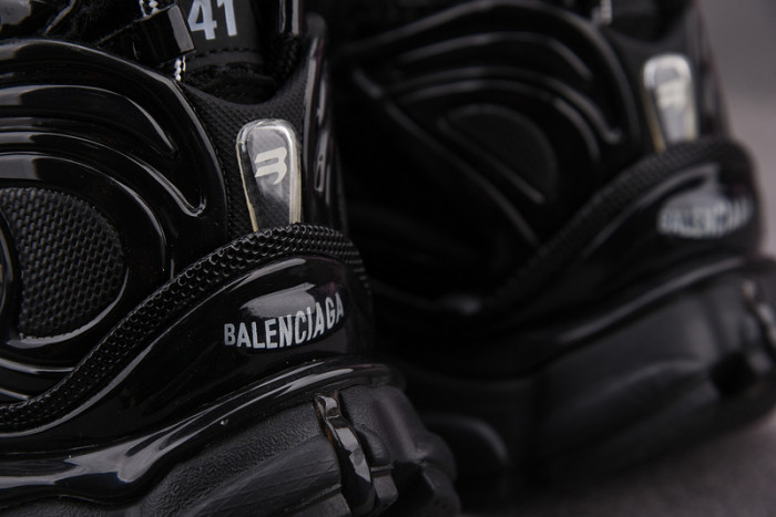 Ba*len*cia*ga -runner