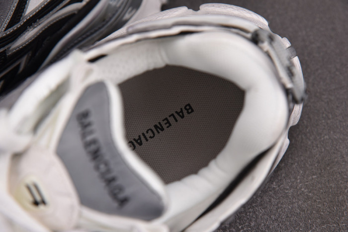 Ba*len*cia*ga -runner