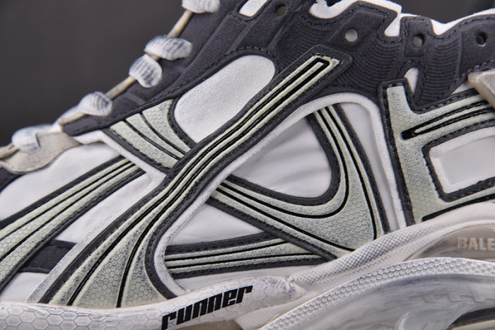 Ba*len*cia*ga -runner