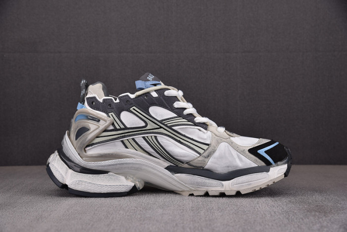 Ba*len*cia*ga -runner