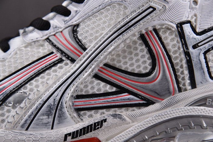 Ba*len*cia*ga -runner