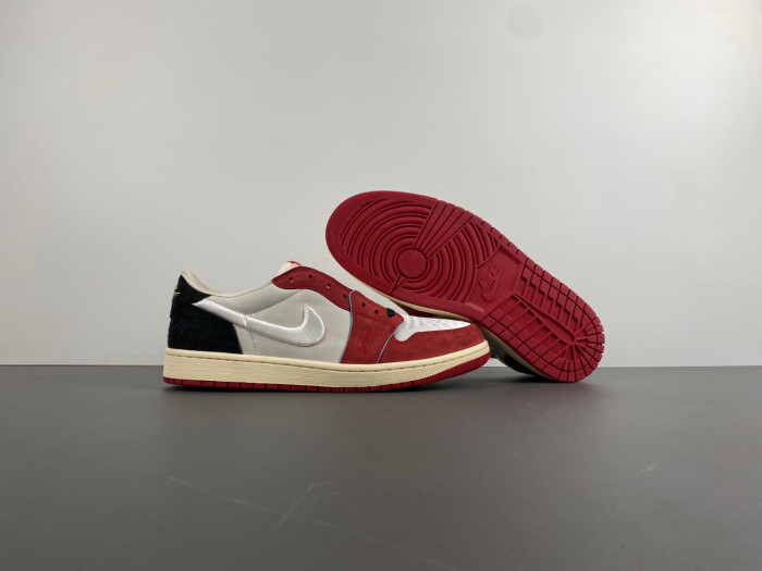 trophy room x air jordan 1 low og "home" hv6157-100