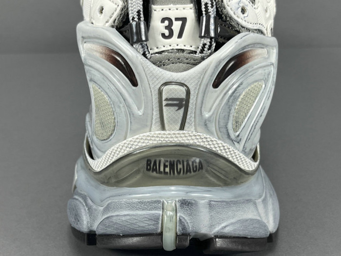 Ba*len*cia*ga -runner