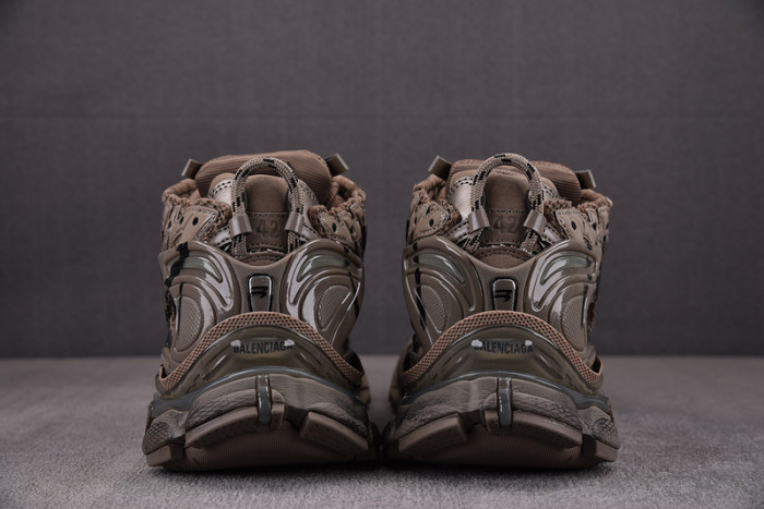 Ba*len*cia*ga -runner