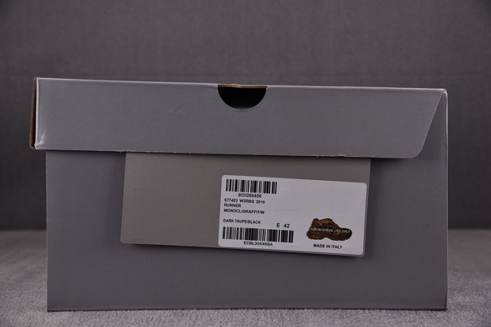 Ba*len*cia*ga -runner