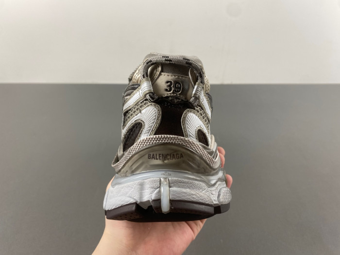 Ba*len*cia*ga -runner