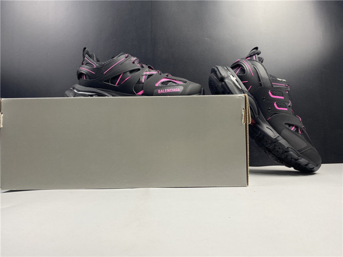 blcg track trainer  black and pink 542023 w2la1 2046