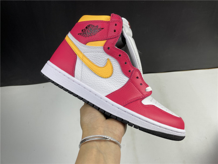 air jordan 1 retro high og light fusion red 555088-603