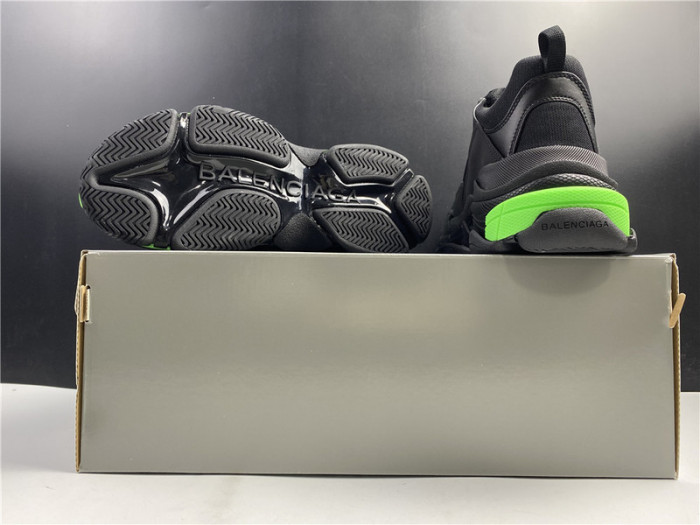 blcg sneaker triple.s.gomma  black and green 524039 w2pw1 4881