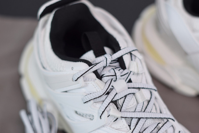 blcg track trainer white and black 542436 w3ac1 9010