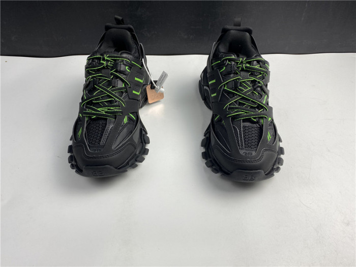 blcg track trainer black green 542436 w2la1 2042