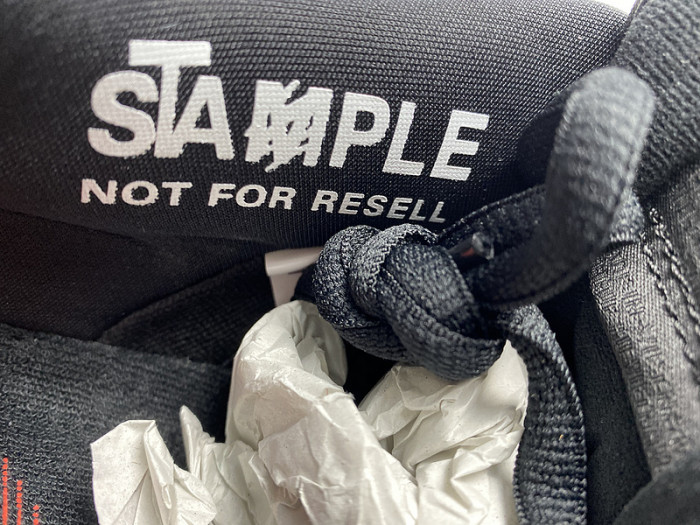 nike sb dunk low black pigeon 883232-008