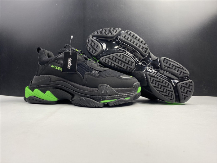 blcg sneaker triple.s.gomma  black and green 524039 w2pw1 4881