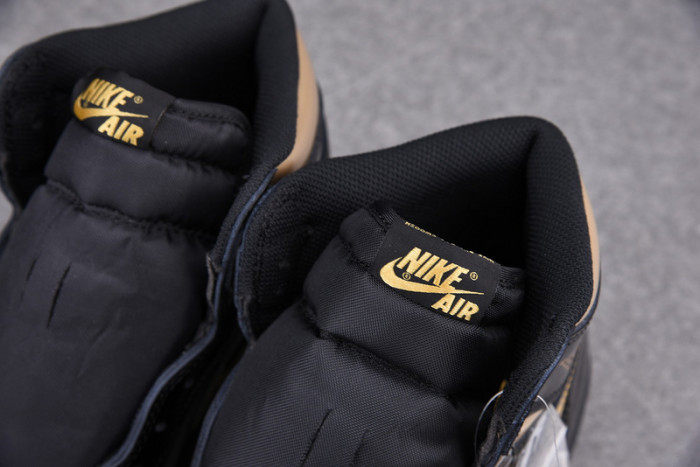 air jordan 1 retro high black metallic gold (2020) 555088-032
