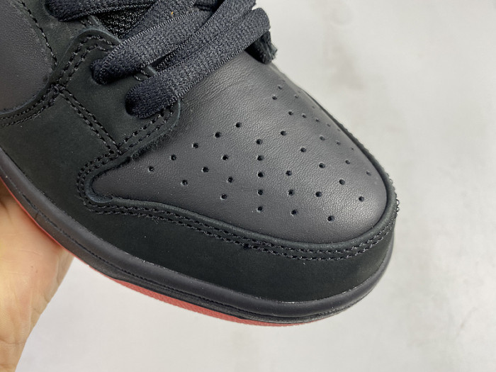 nike sb dunk low black pigeon 883232-008