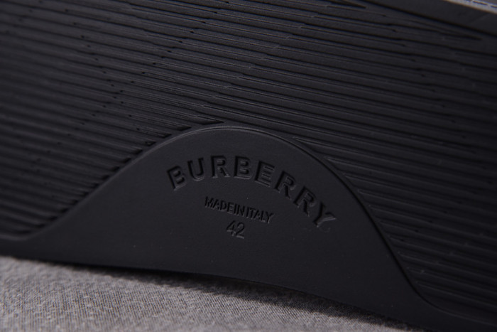 bur_berry slippers