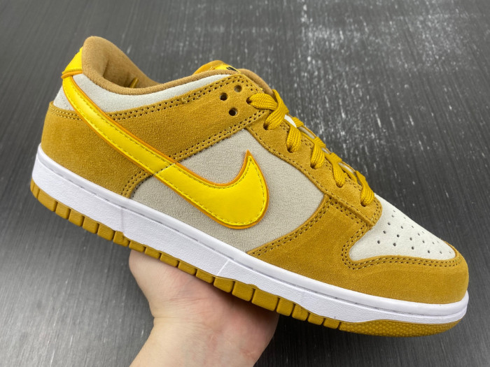 nike dunk low gold suede dv7411-200