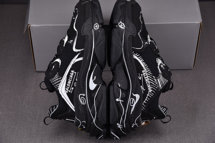 Ba*len*cia*ga triple s