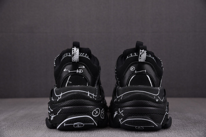 Ba*len*cia*ga triple s