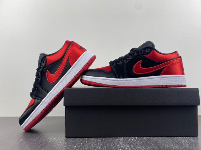 air jordan 1 low og wmns “satin bred " fd4810-061
