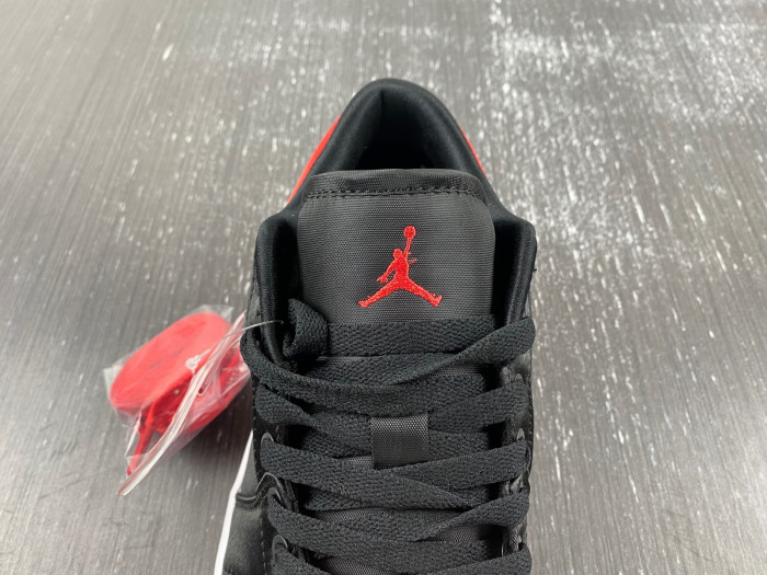 air jordan 1 low og wmns “satin bred " fd4810-061