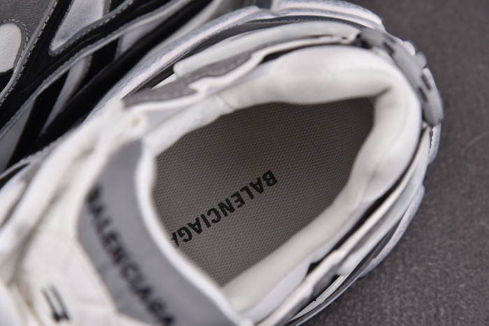 Ba*len*cia*ga -runner