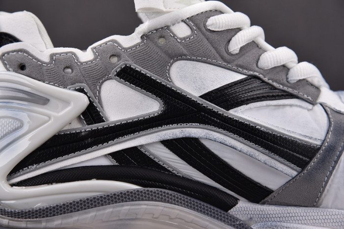 Ba*len*cia*ga -runner