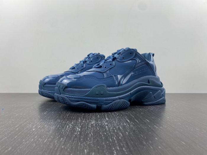 blcg sneaker triple.s.