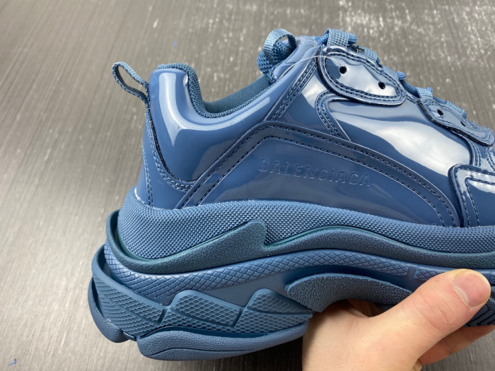 blcg sneaker triple.s.