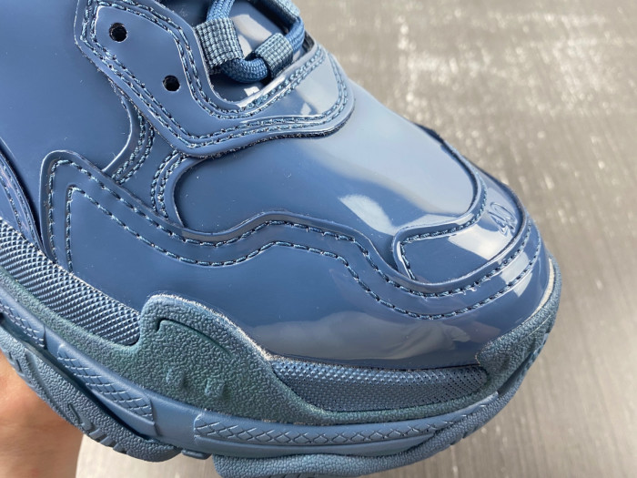 blcg sneaker triple.s.