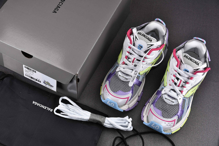 Ba*len*cia*ga -runner