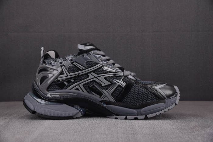 Ba*len*cia*ga -runner