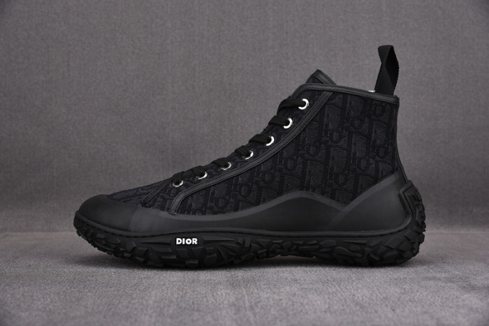 d10r b28  oblique high top sneaker